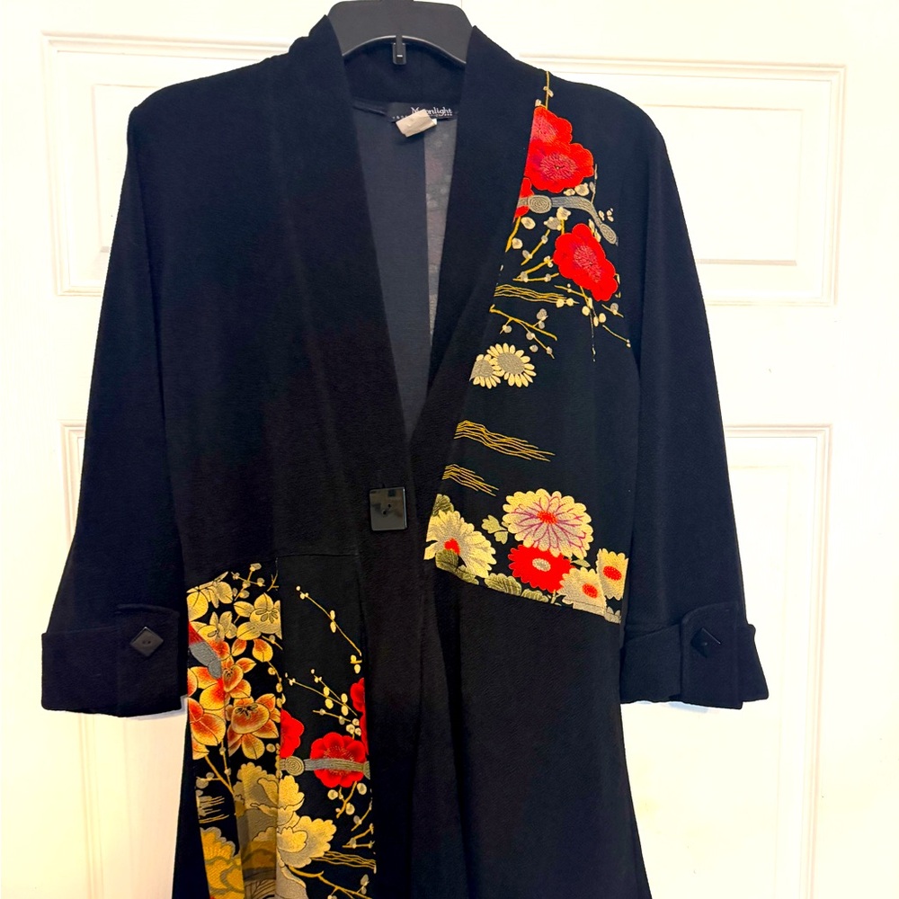 Floral Embroidered Black Kimono Jacket